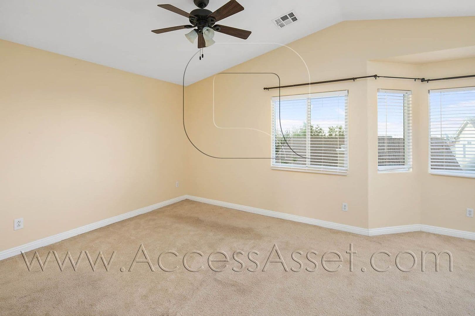 Hesperia House: 9383 Dragon Tree Drive