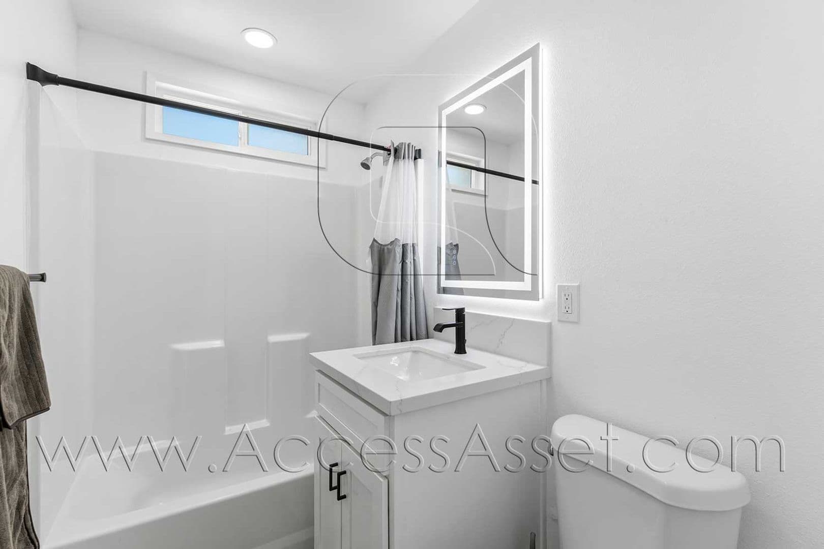 Riverside House: 434 Highland Ave