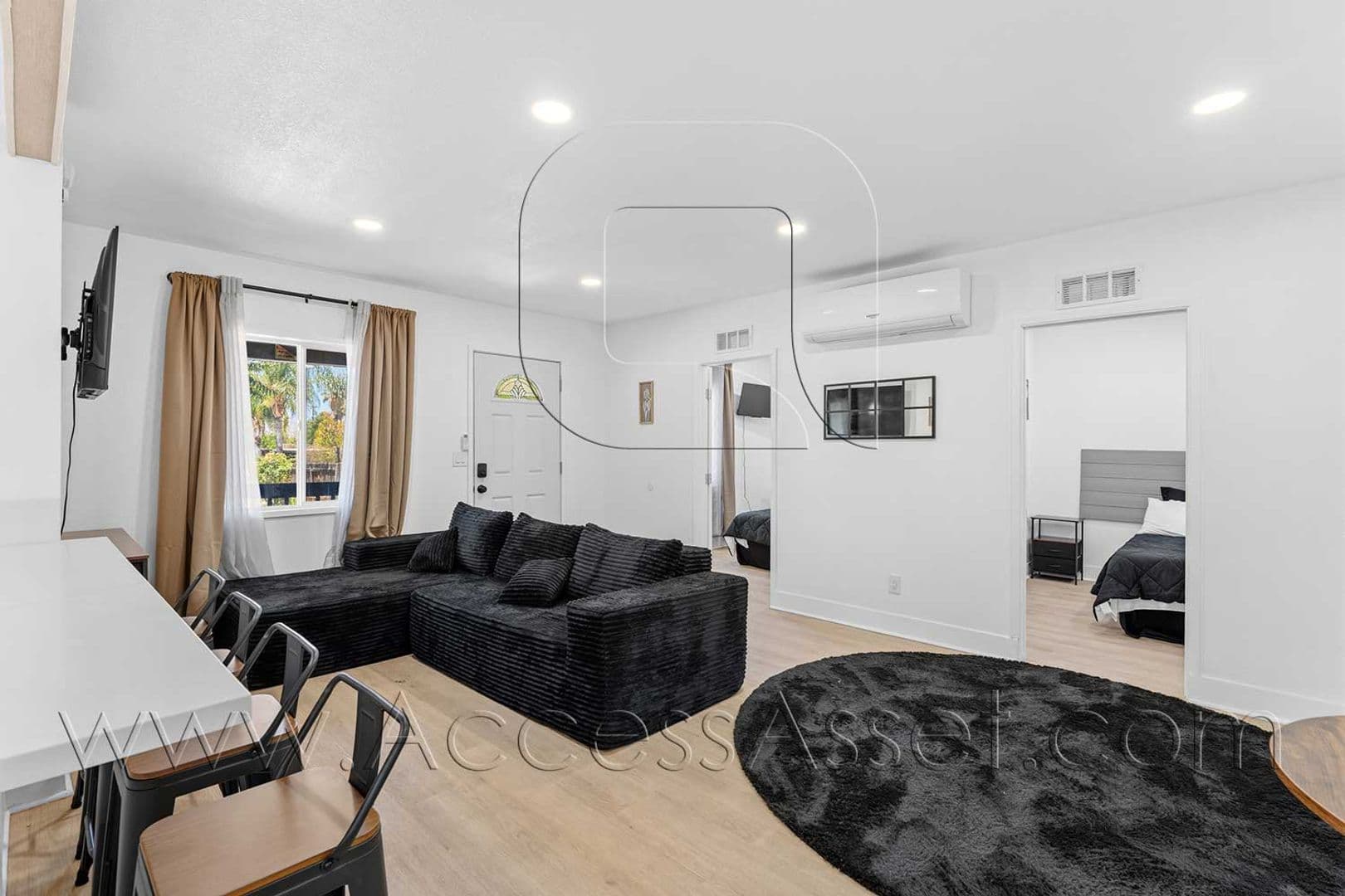 Riverside House: 434 Highland Ave