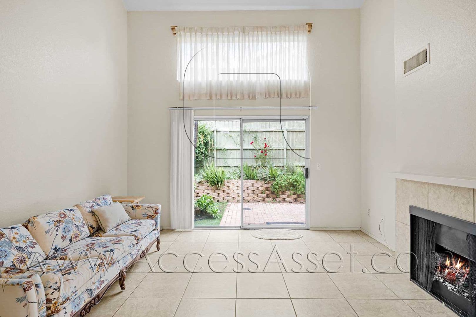Lake Elsinore House: 619 Parkview Drive
