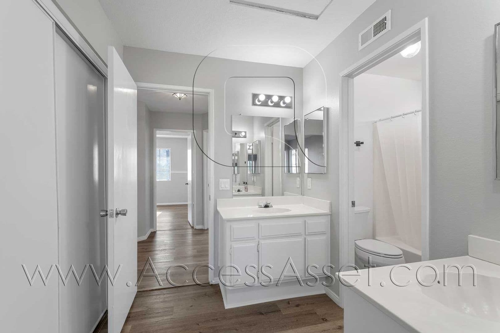 Perris House: 464 E Jarvis St