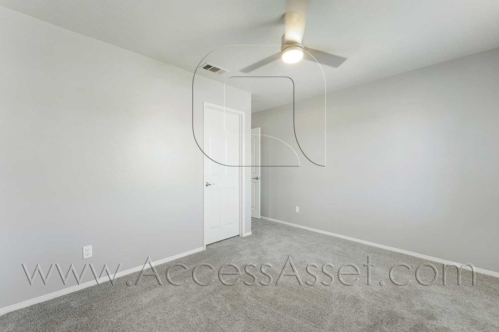 Eastvale House: 13555 Apricot Tree Ln