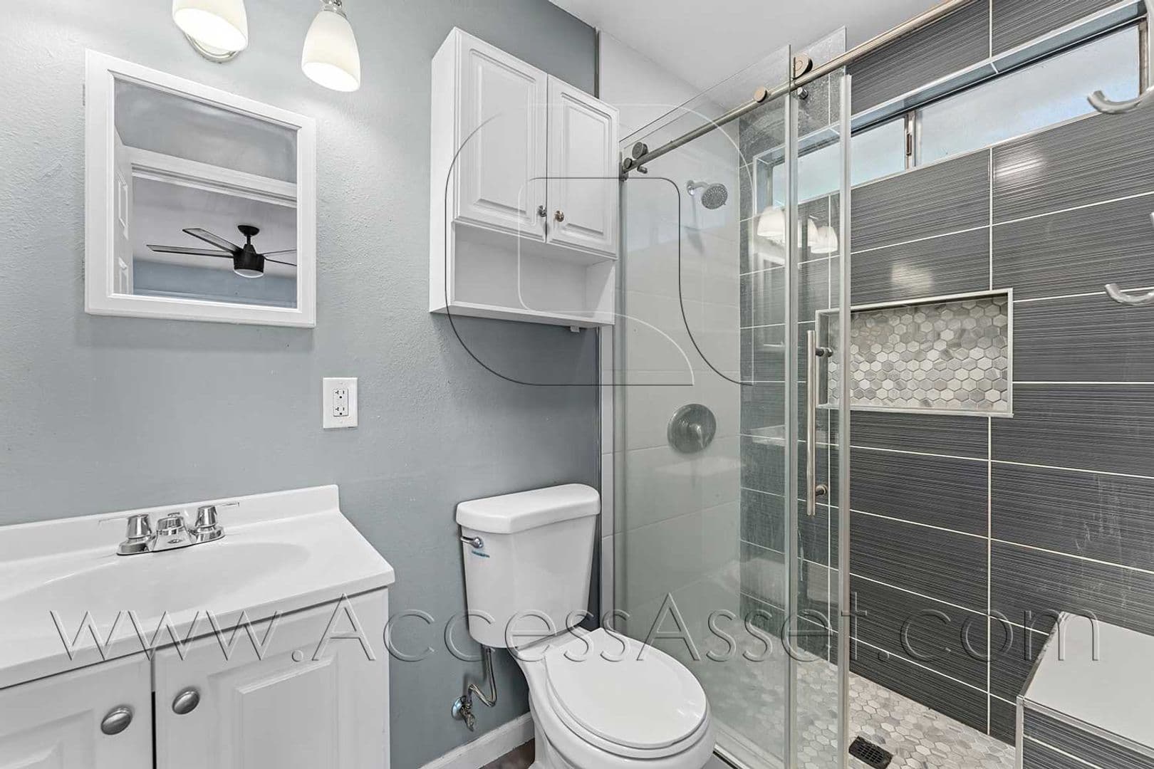 Lake Elsinore Apartment: 402 Davis St