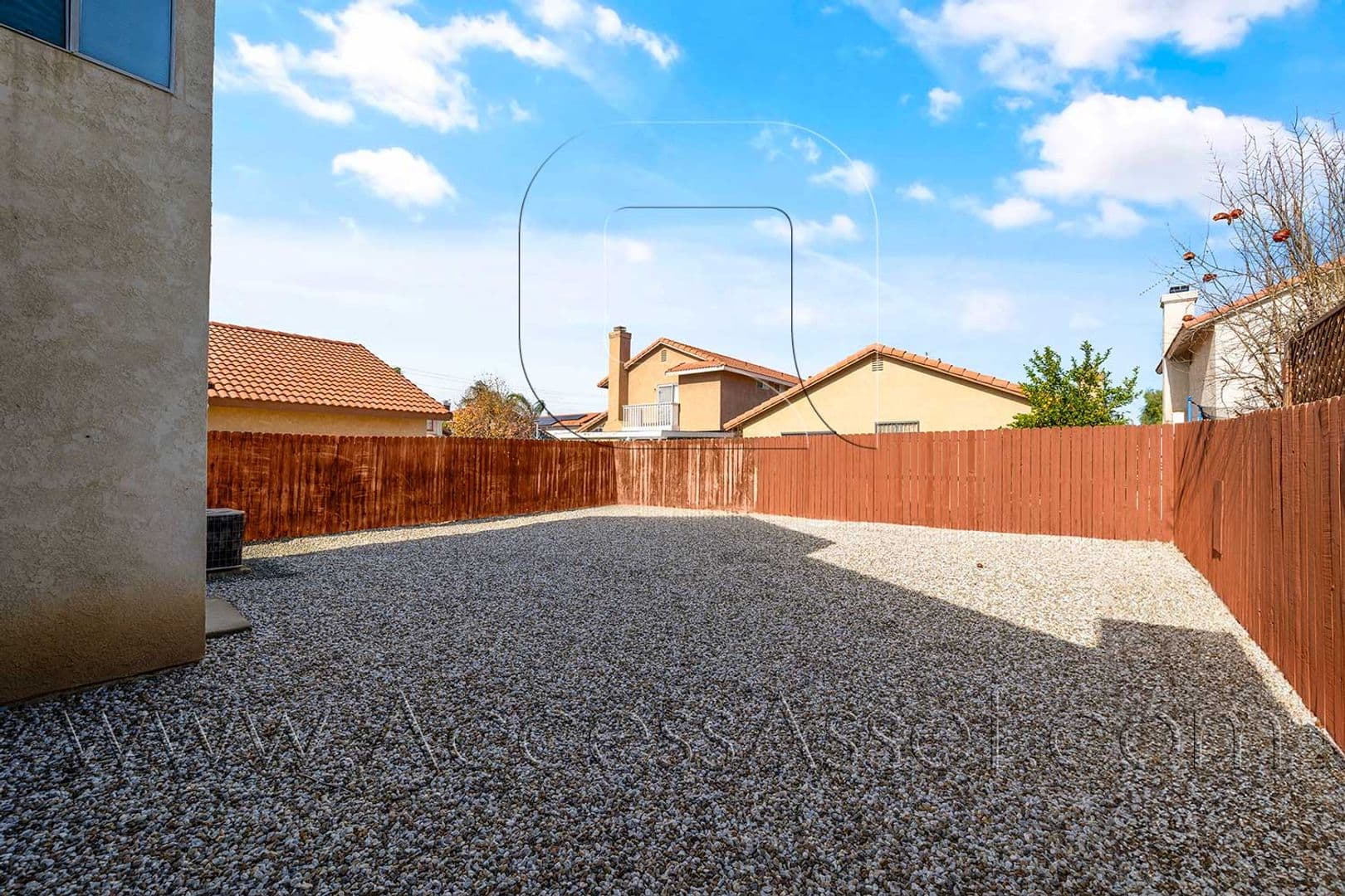 Perris House: 464 E Jarvis St