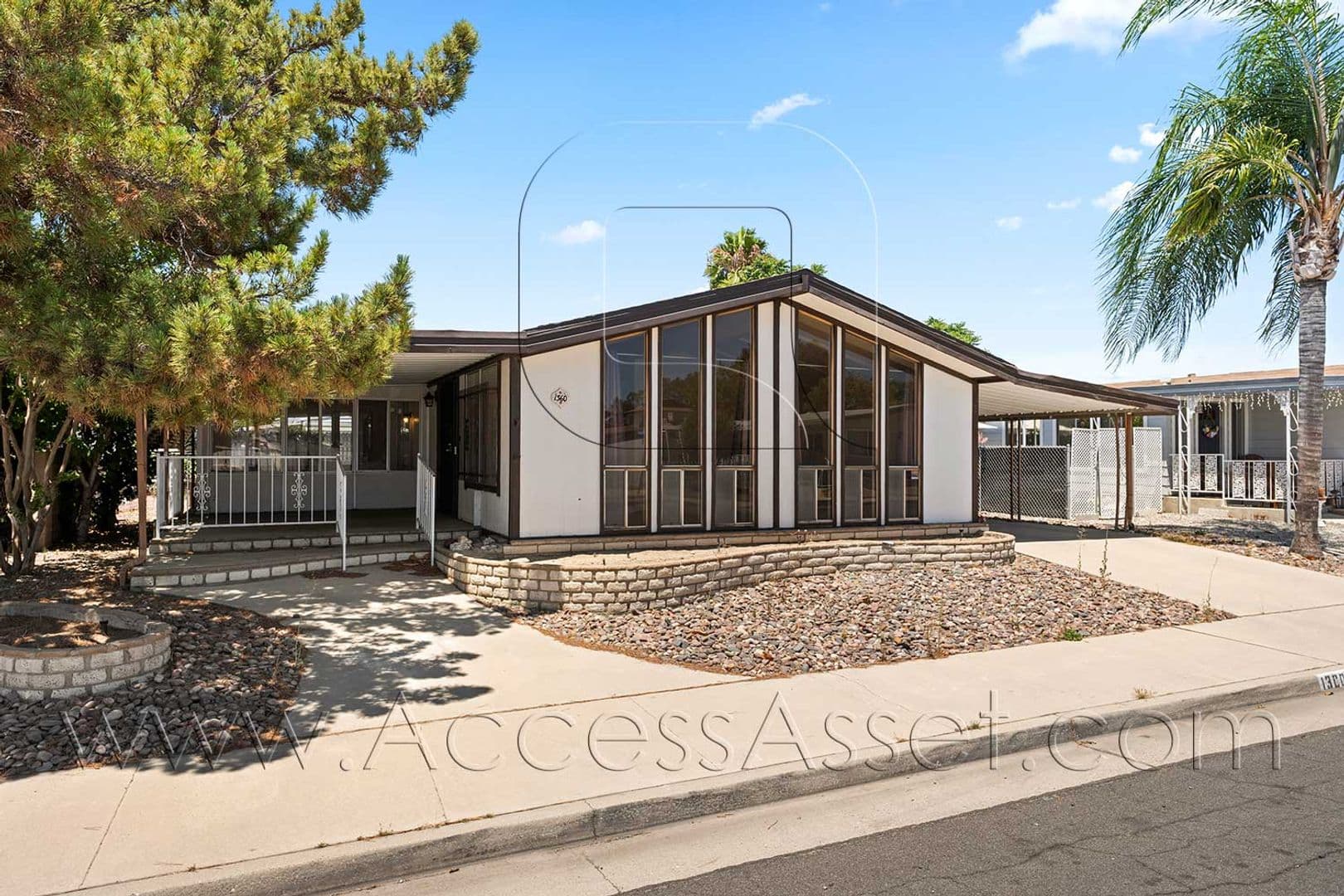 Hemet House: 1360 Cabrillo Dr