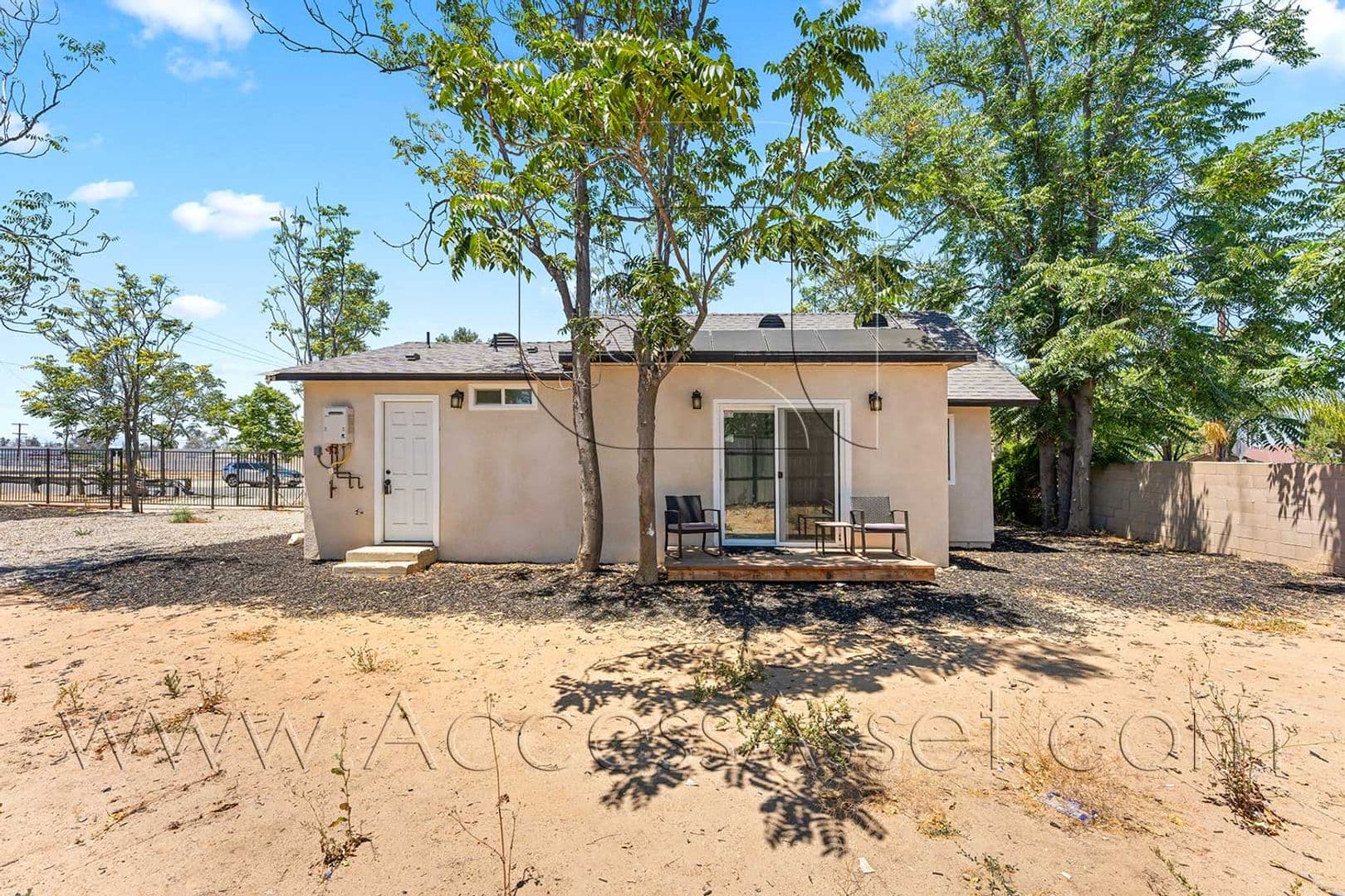 Riverside House: 434 Highland Ave