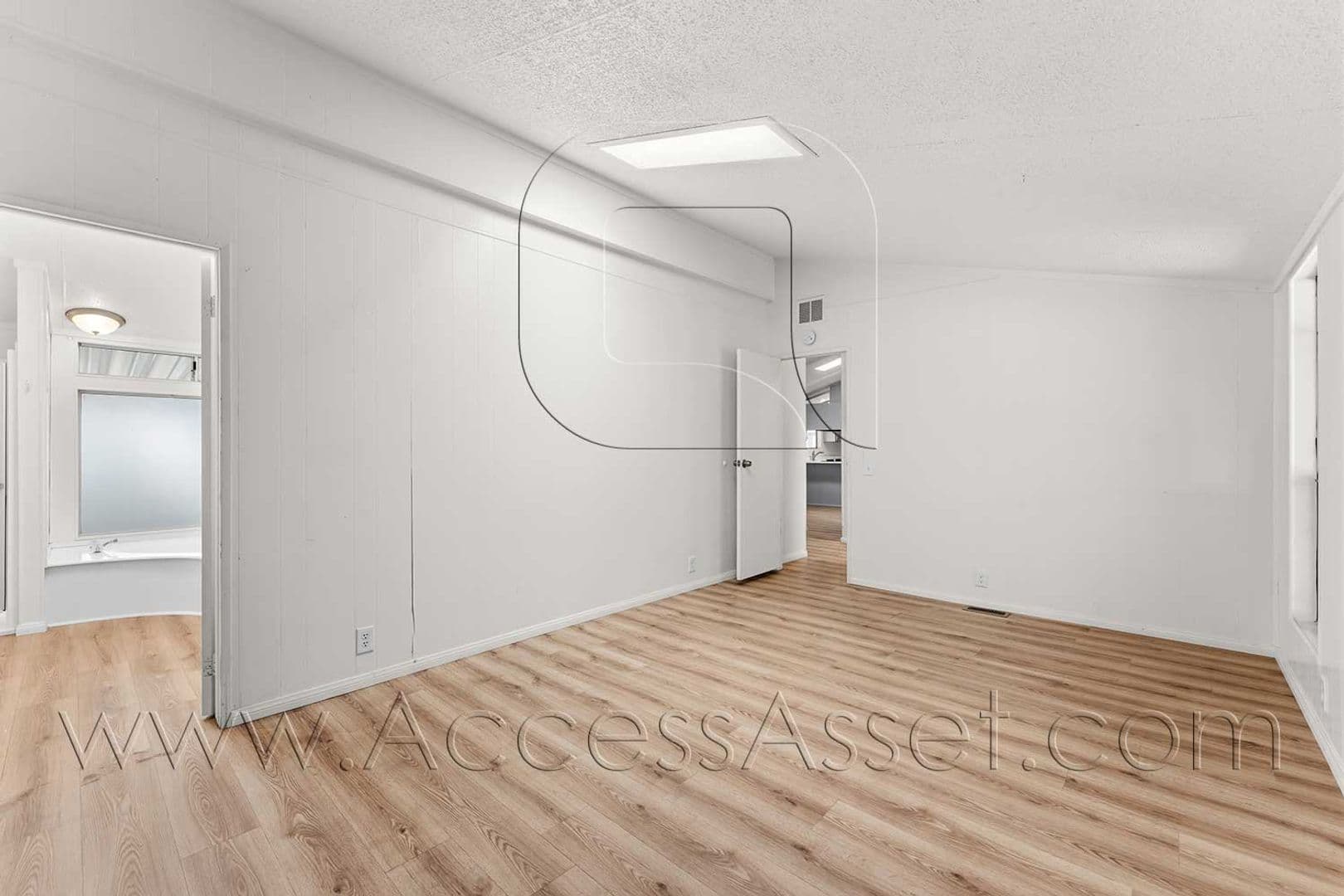 Hemet House: 1360 Cabrillo Dr