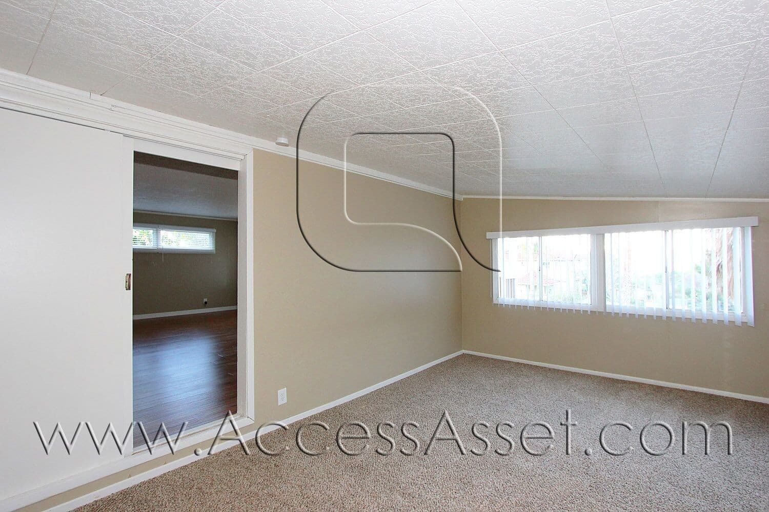 Lake Elsinore House: 33243 Gillette St.