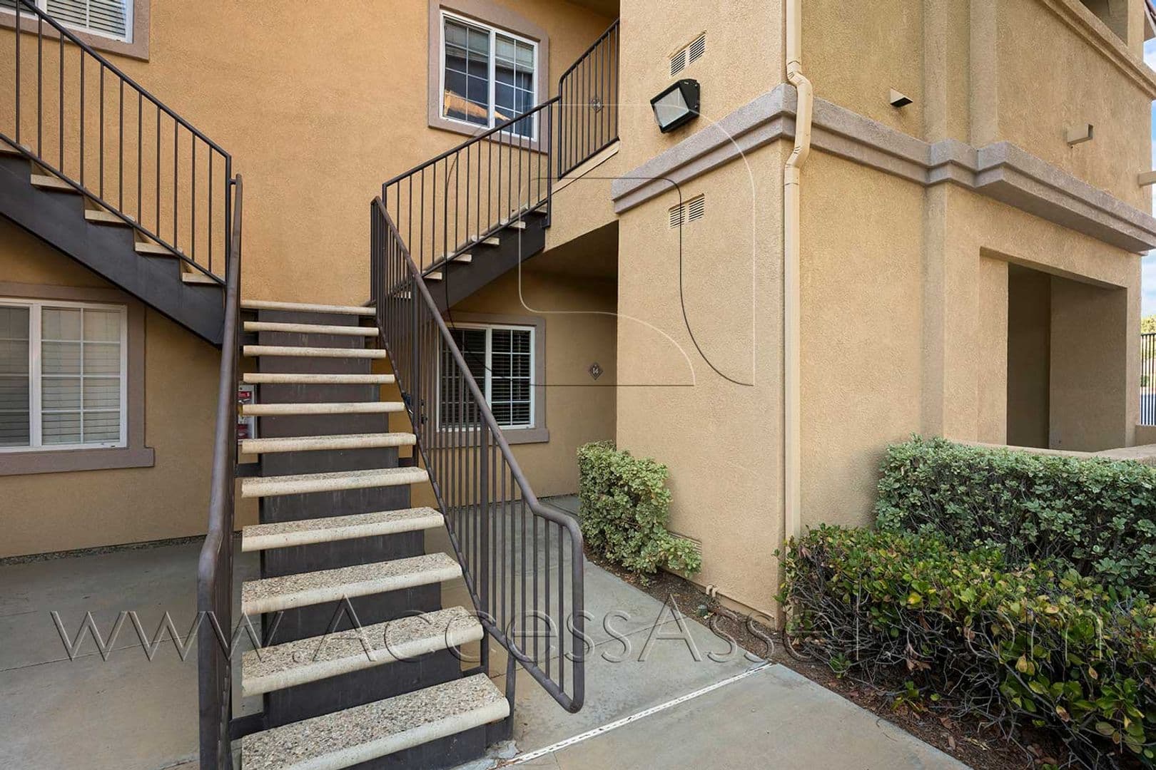 Murrieta House: 41410 Juniper St - 1814