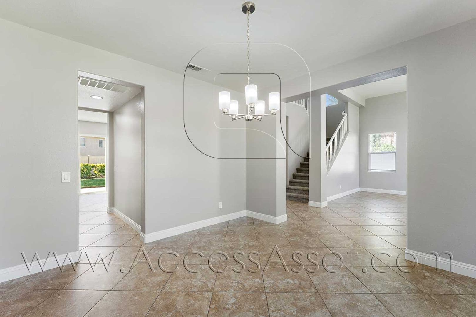 Eastvale House: 13555 Apricot Tree Ln