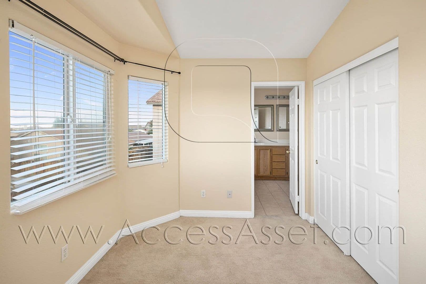 Hesperia House: 9383 Dragon Tree Drive