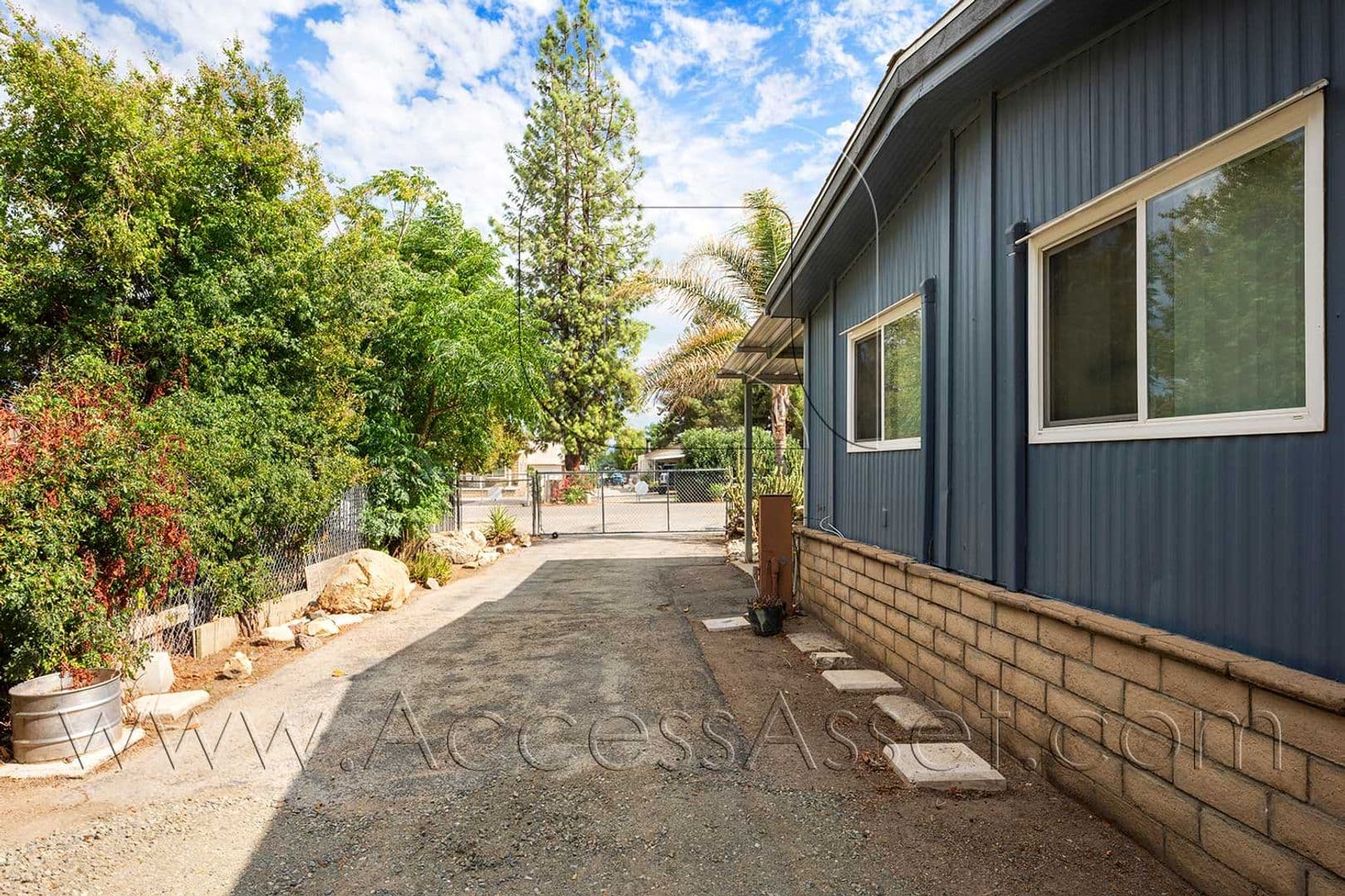 Lake Elsinore House: 32889 Brechtel St