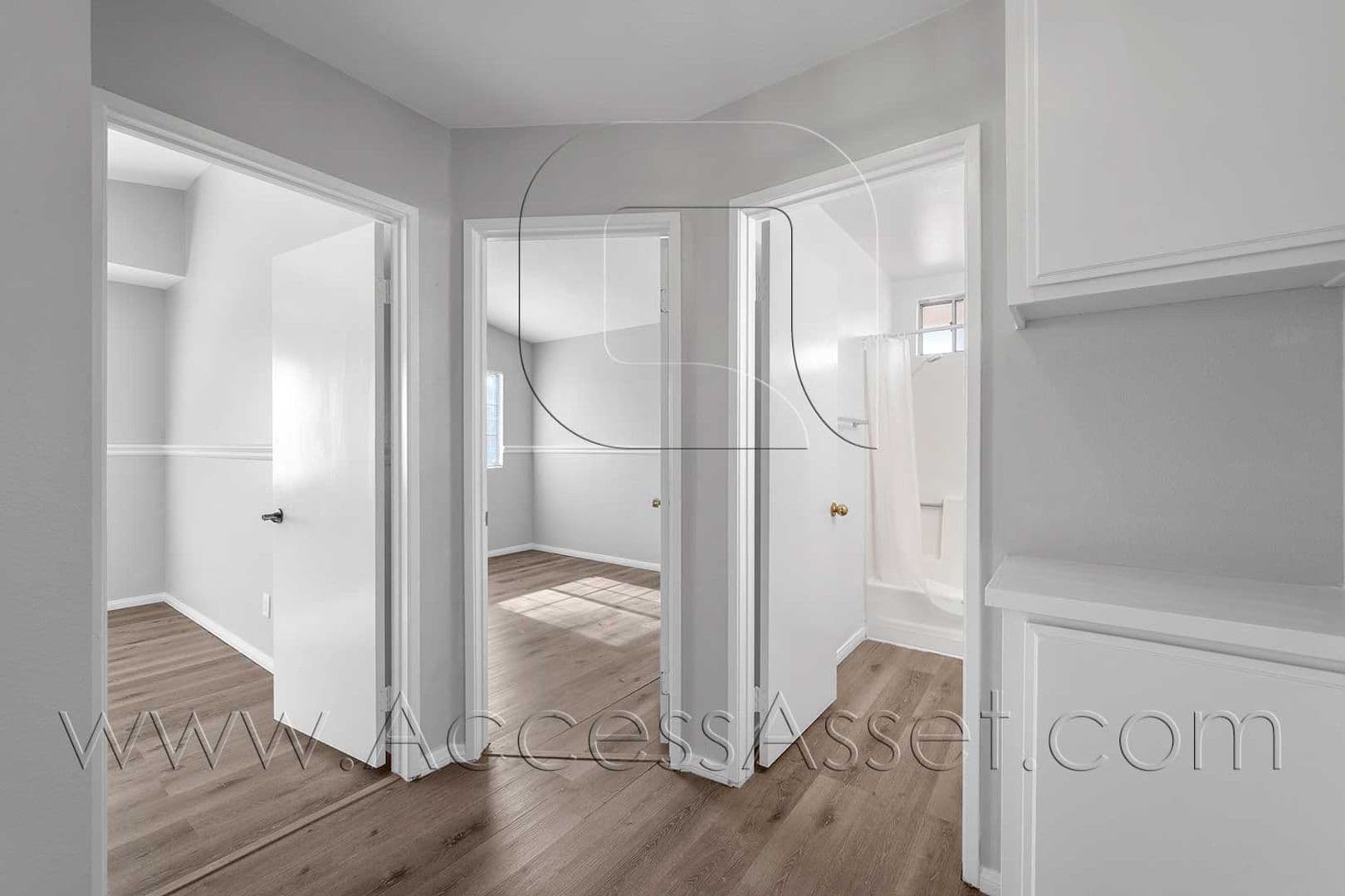 Perris House: 464 E Jarvis St