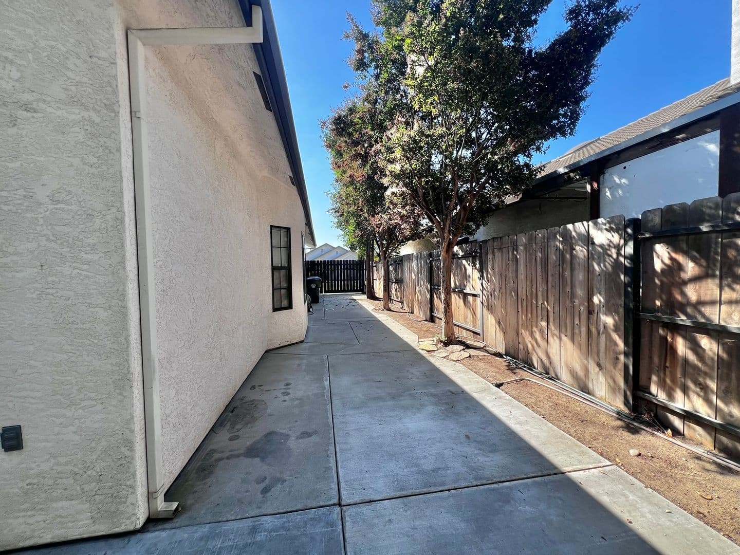 Manteca House: 1695 Klondike Way