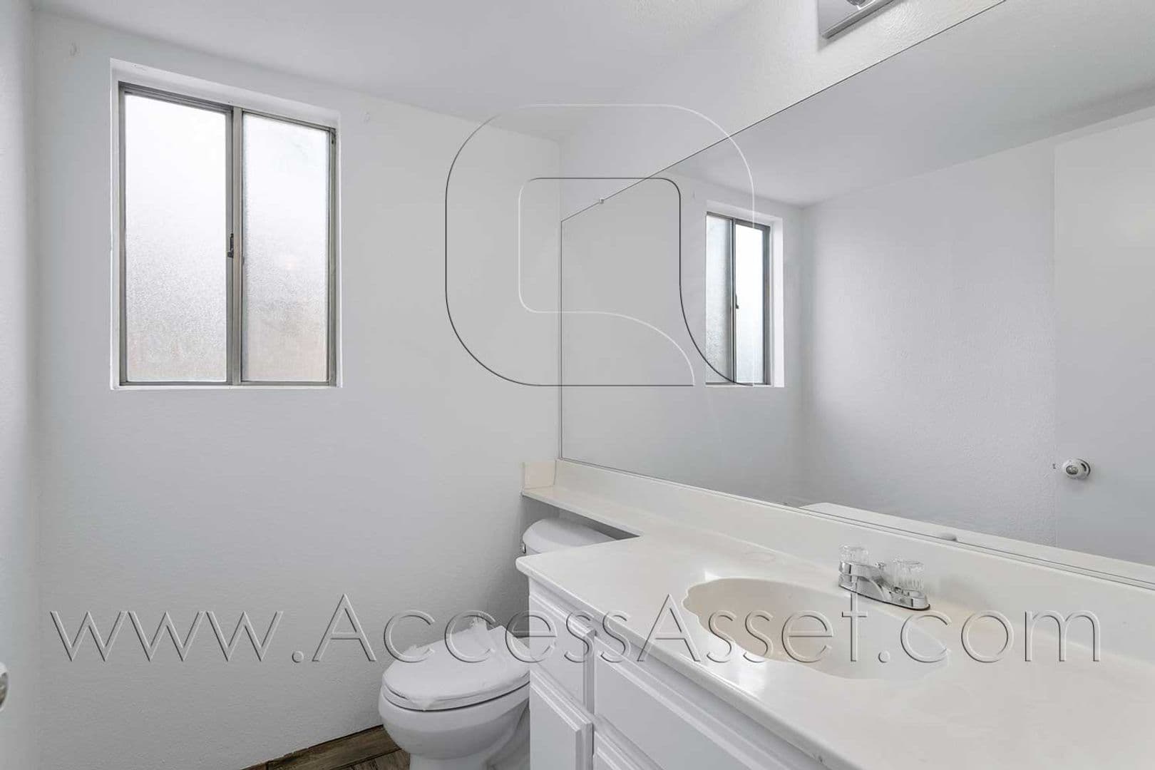 Perris House: 464 E Jarvis St