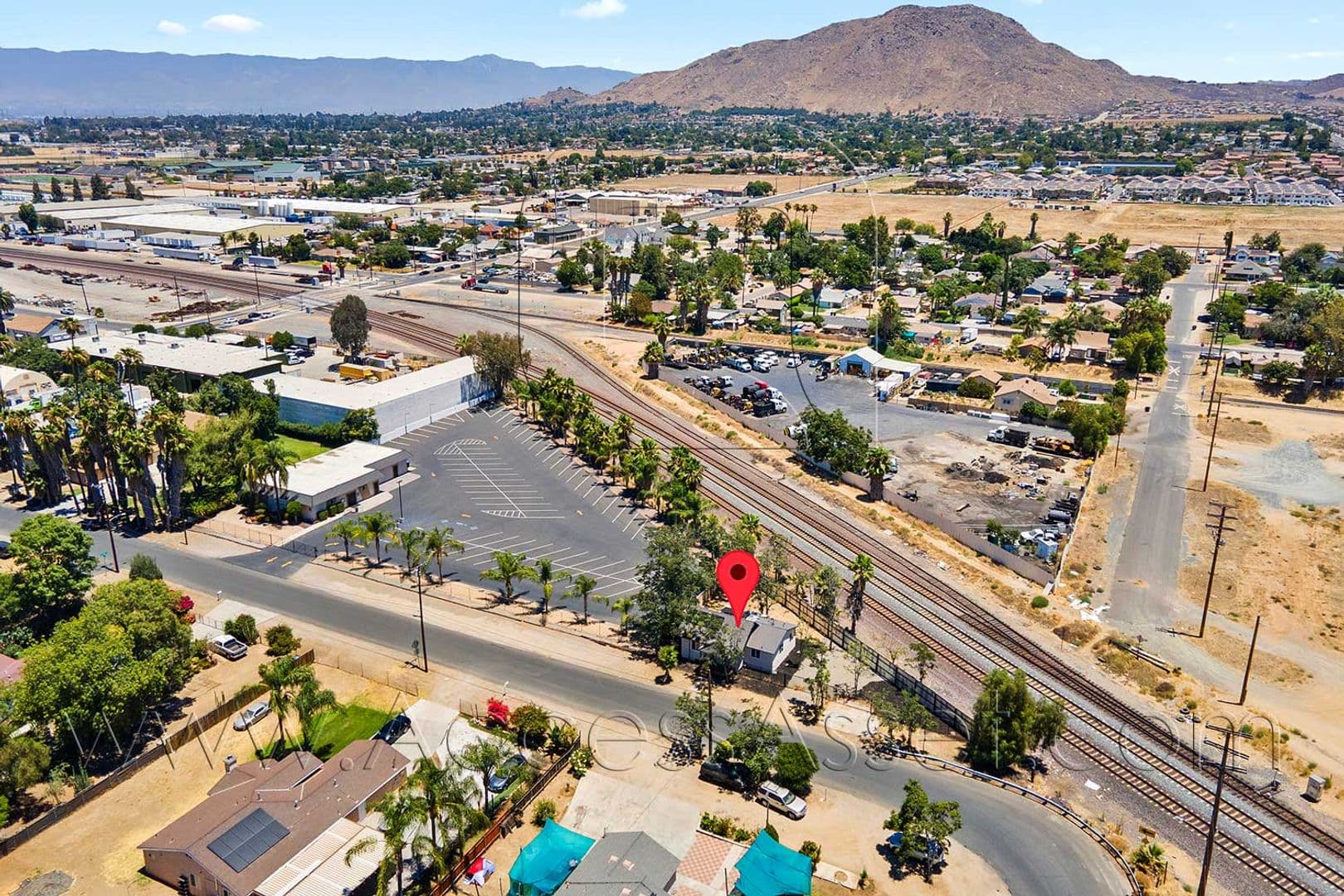 Riverside House: 434 Highland Ave