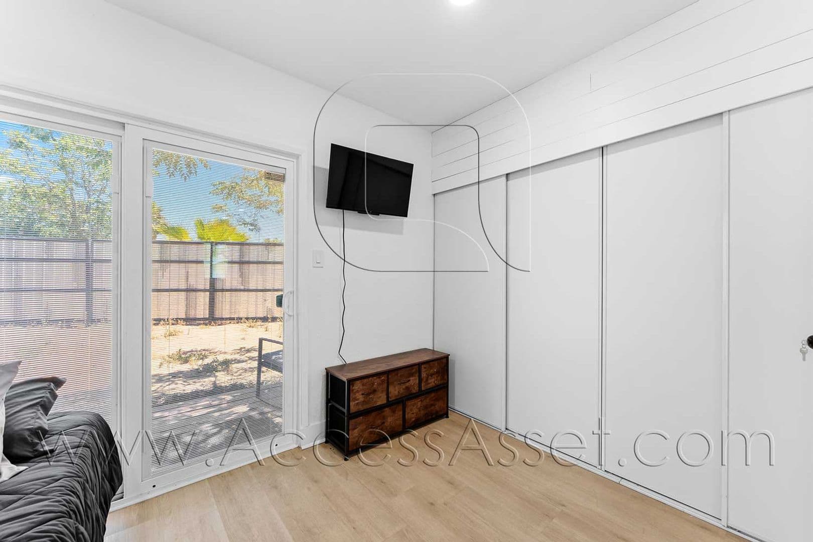 Riverside House: 434 Highland Ave