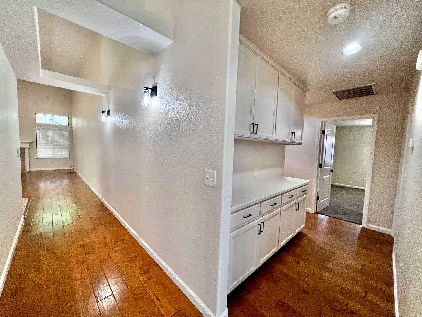 Manteca House: 1695 Klondike Way