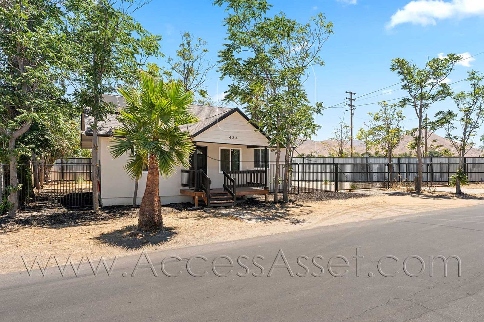 Riverside House: 434 Highland Ave