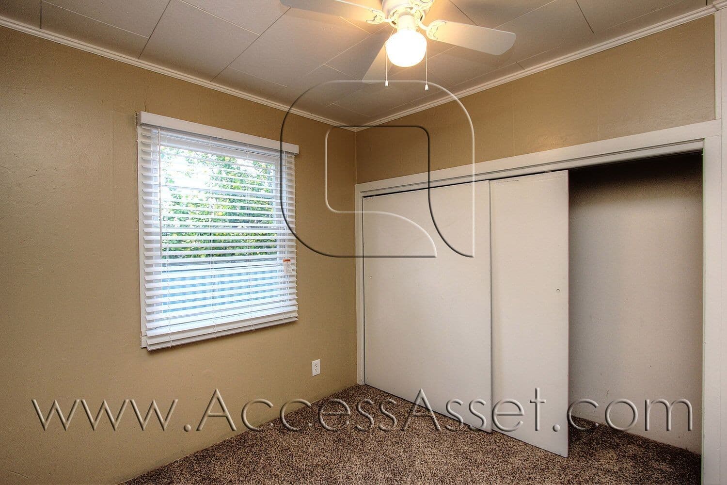 Lake Elsinore House: 33243 Gillette St.