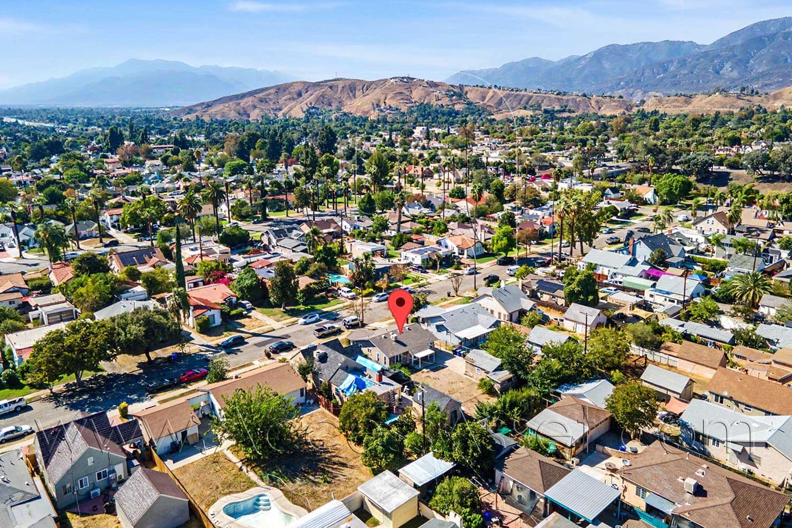 San Bernardino House: 2829 N Pershing Ave