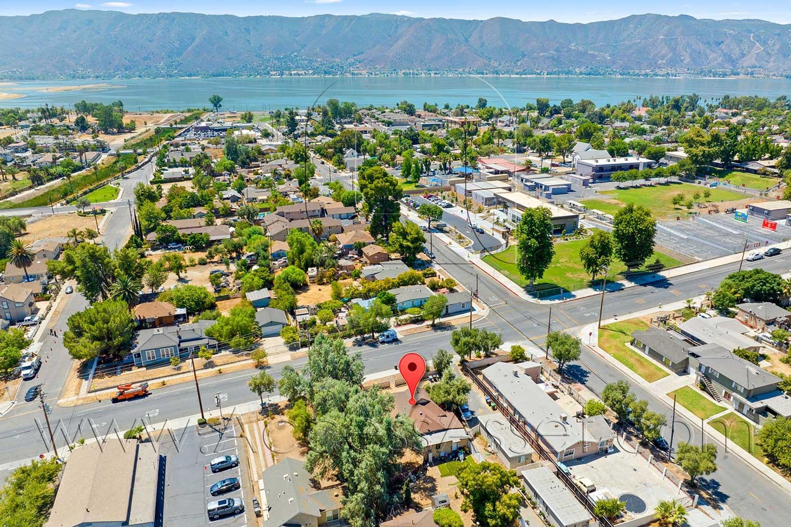 Lake Elsinore Apartment: 307 W Sumner Ave.