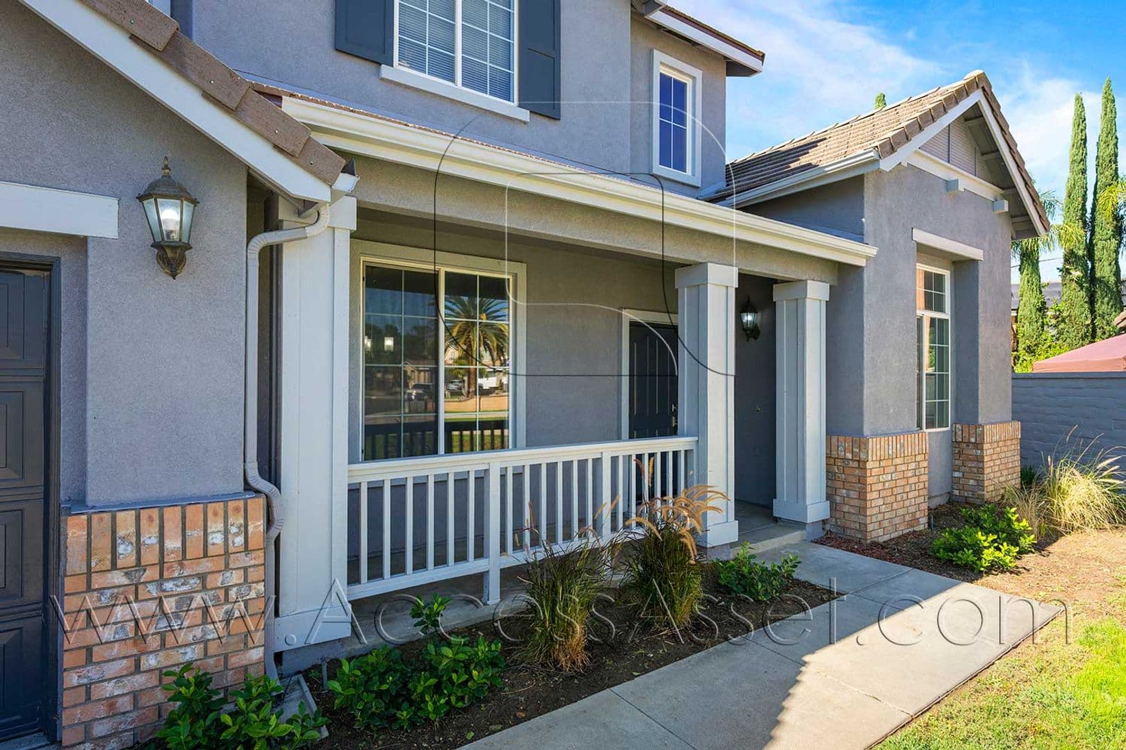 Eastvale House: 13555 Apricot Tree Ln