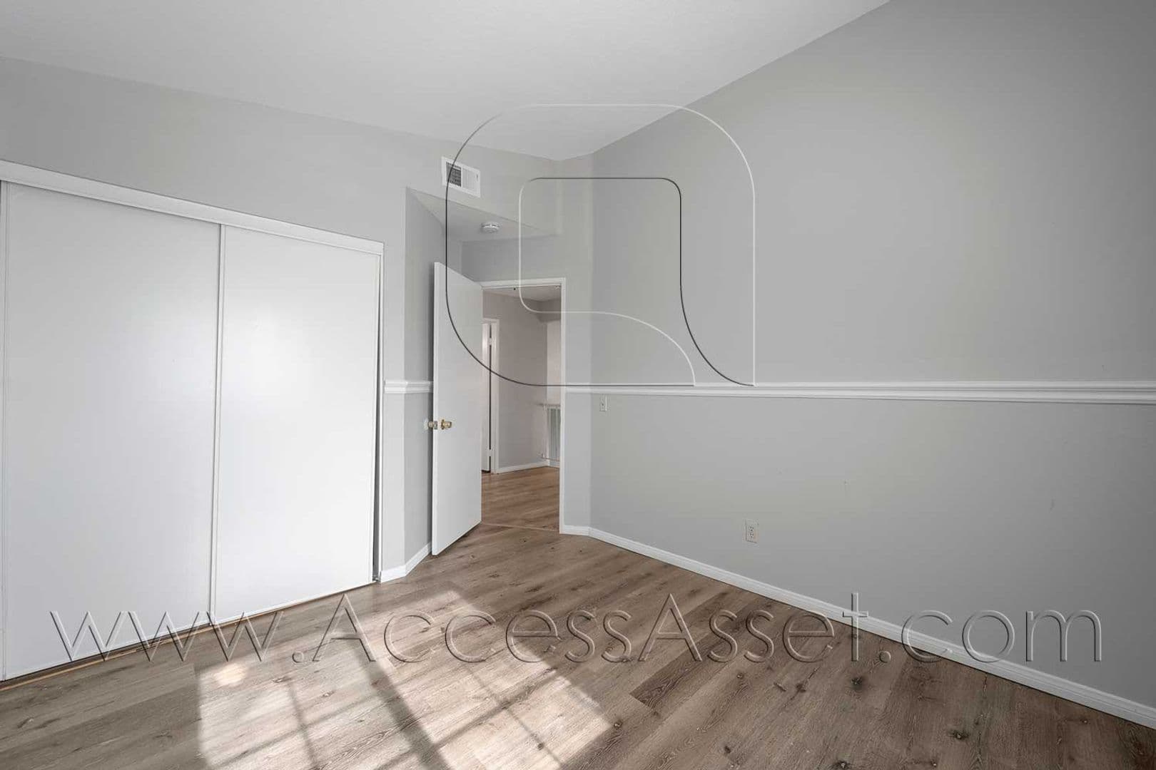 Perris House: 464 E Jarvis St