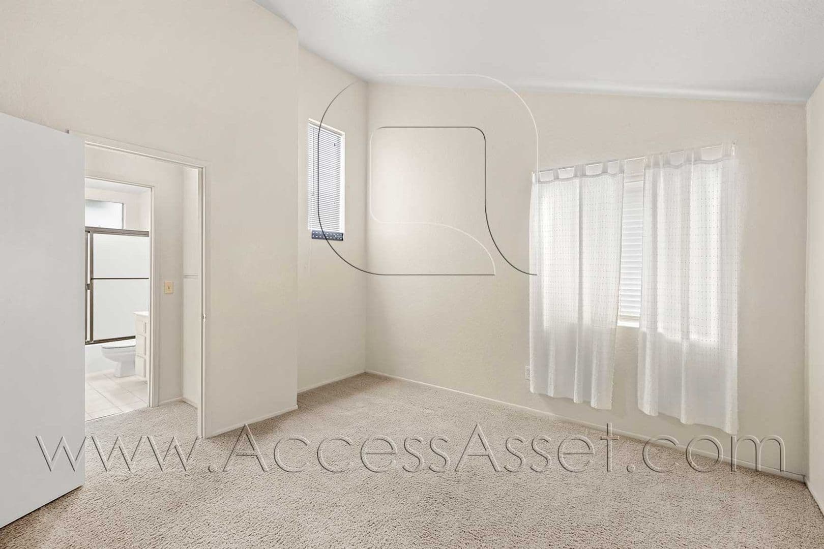 Lake Elsinore House: 619 Parkview Drive