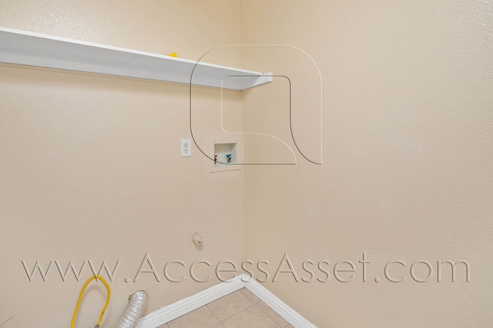 Hesperia House: 9383 Dragon Tree Drive