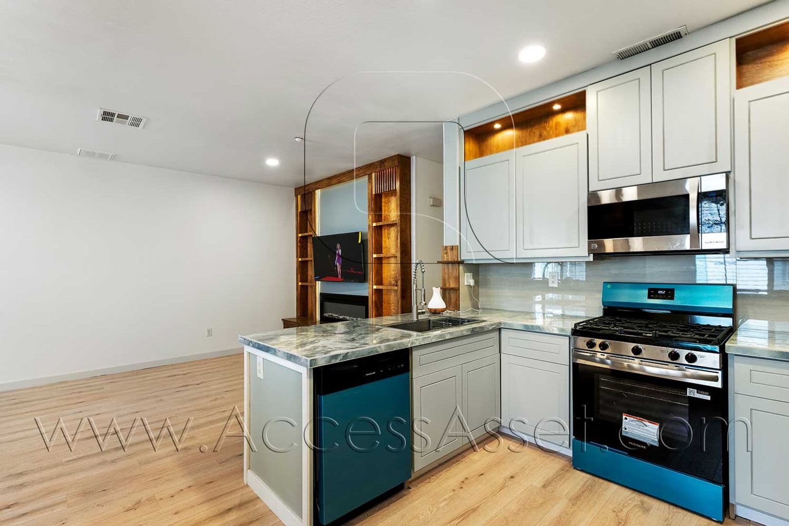 Oceanside House: 288 Fisherman Lane #3