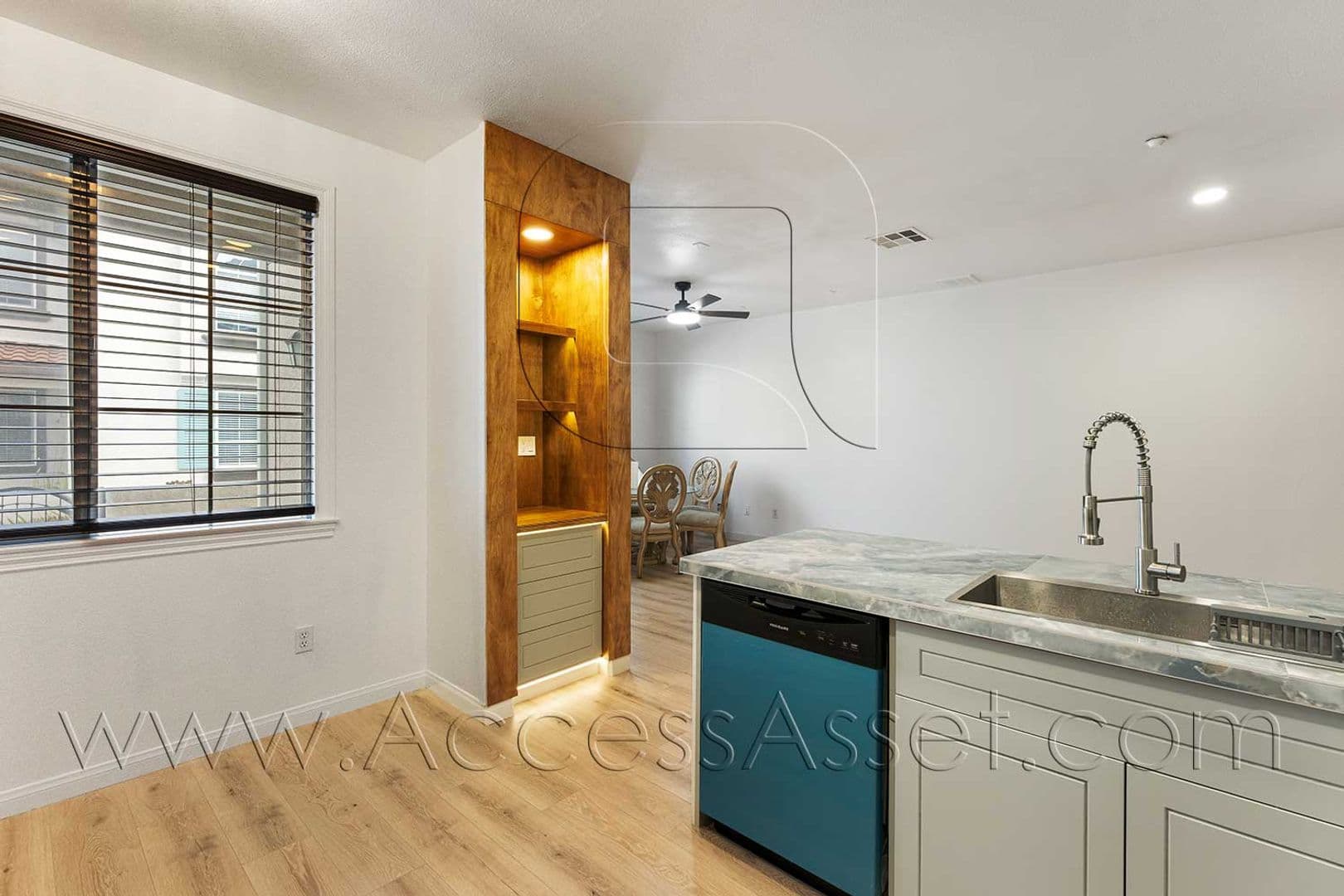 Oceanside House: 288 Fisherman Lane #3