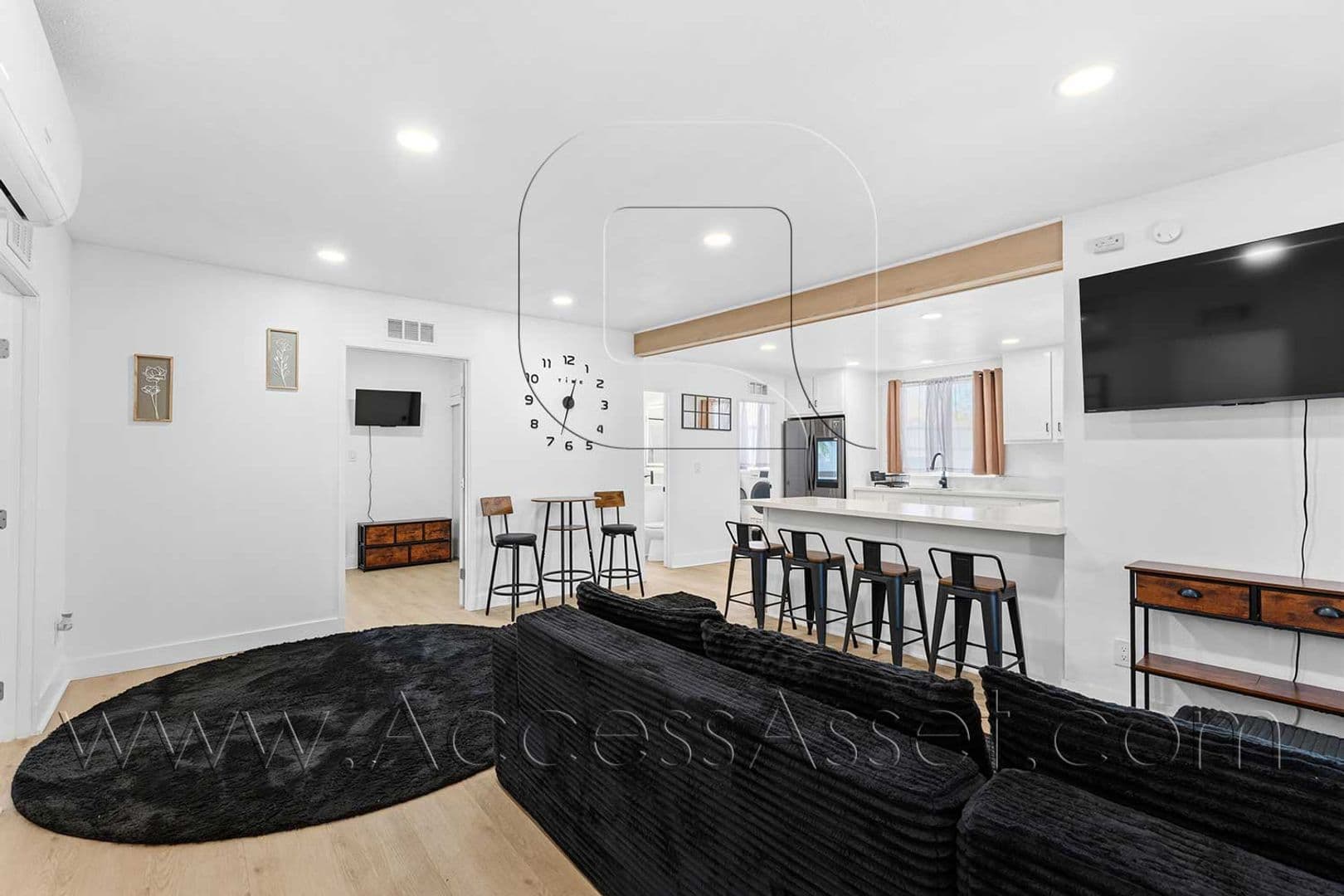 Riverside House: 434 Highland Ave