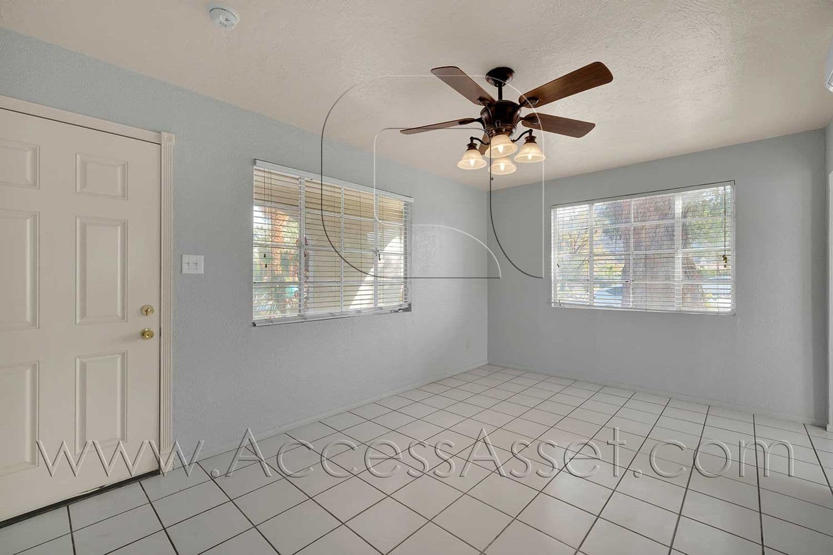La Quinta Apartment: 78660 Ave. La Fonda