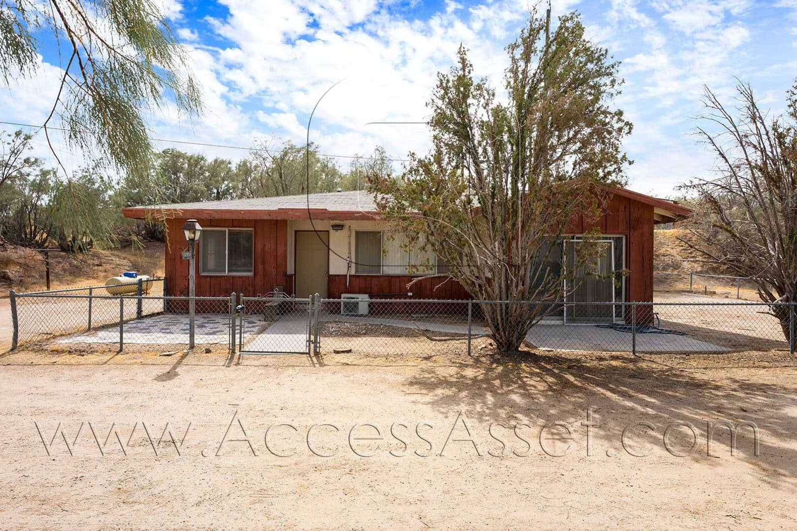 Victorville Apartment: (*) 18499 Shay Road - 1