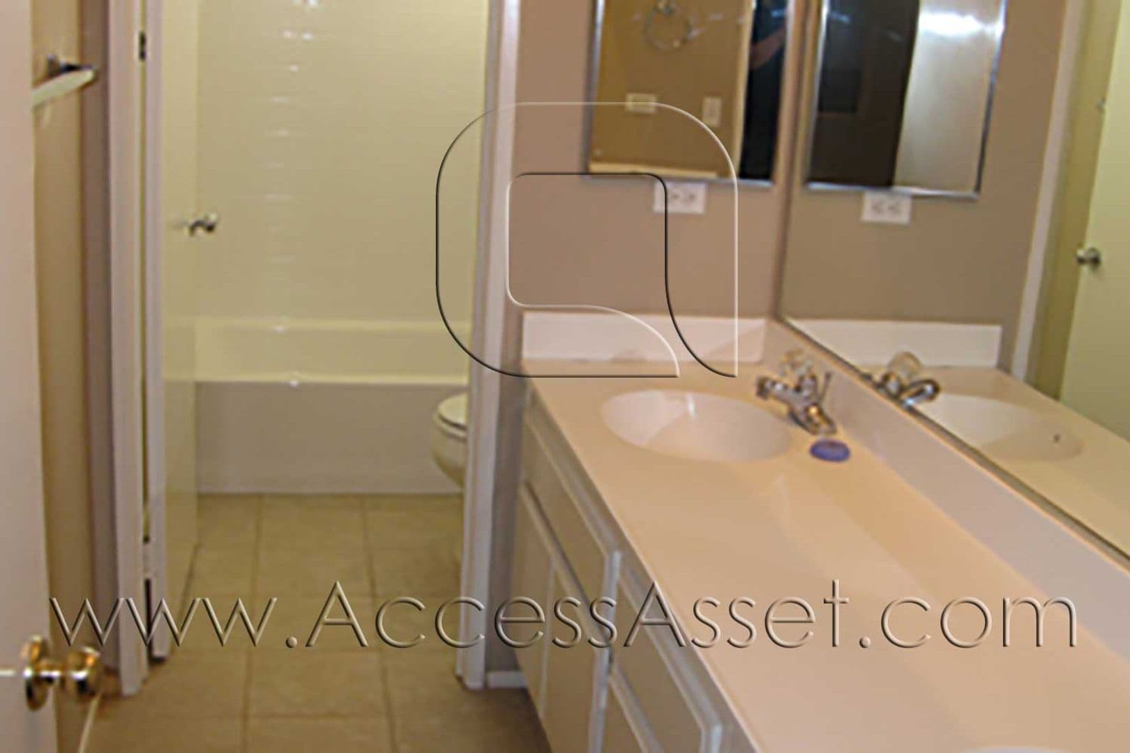 Lake Elsinore House: 3345 Spruce St.