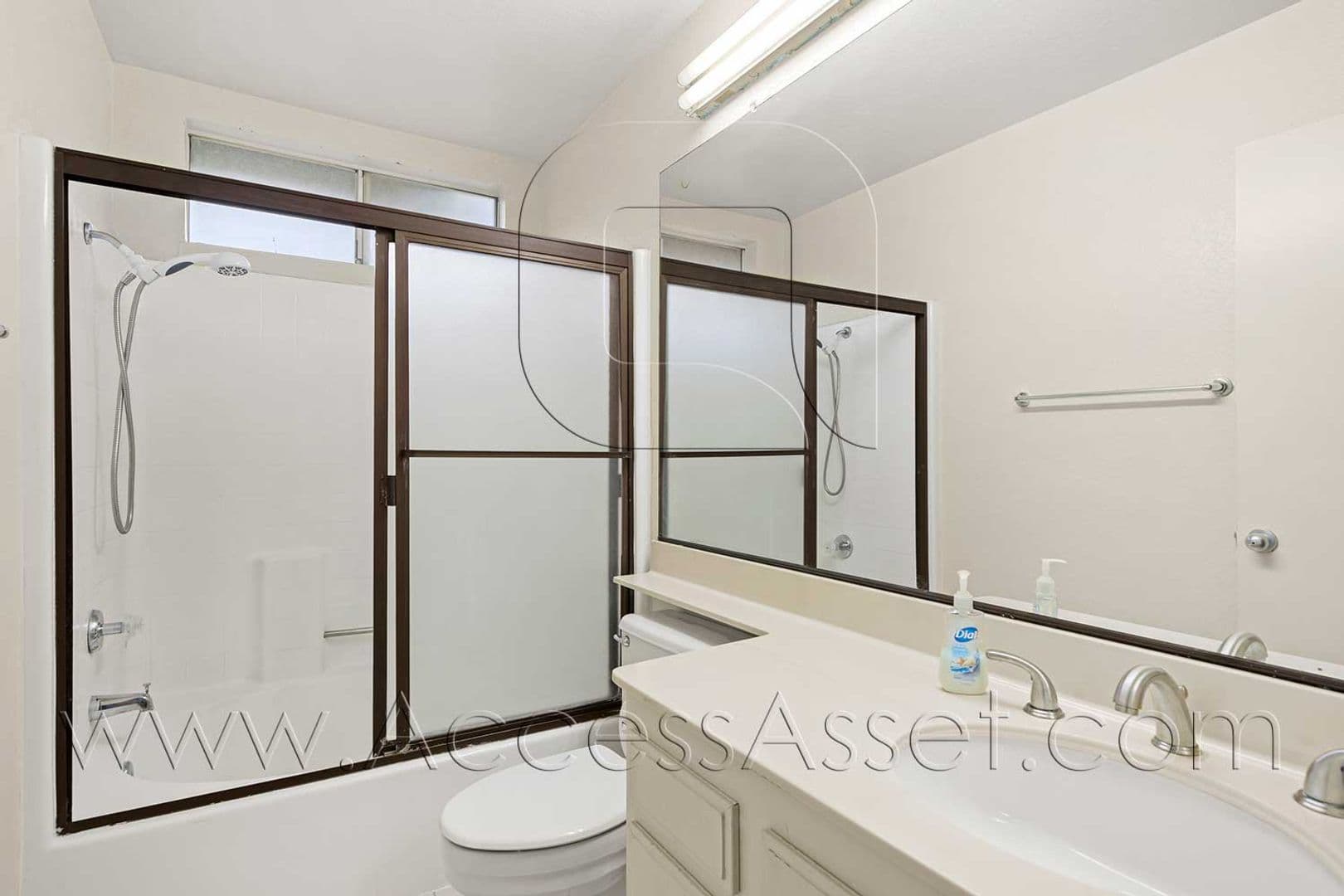 Lake Elsinore House: 619 Parkview Drive