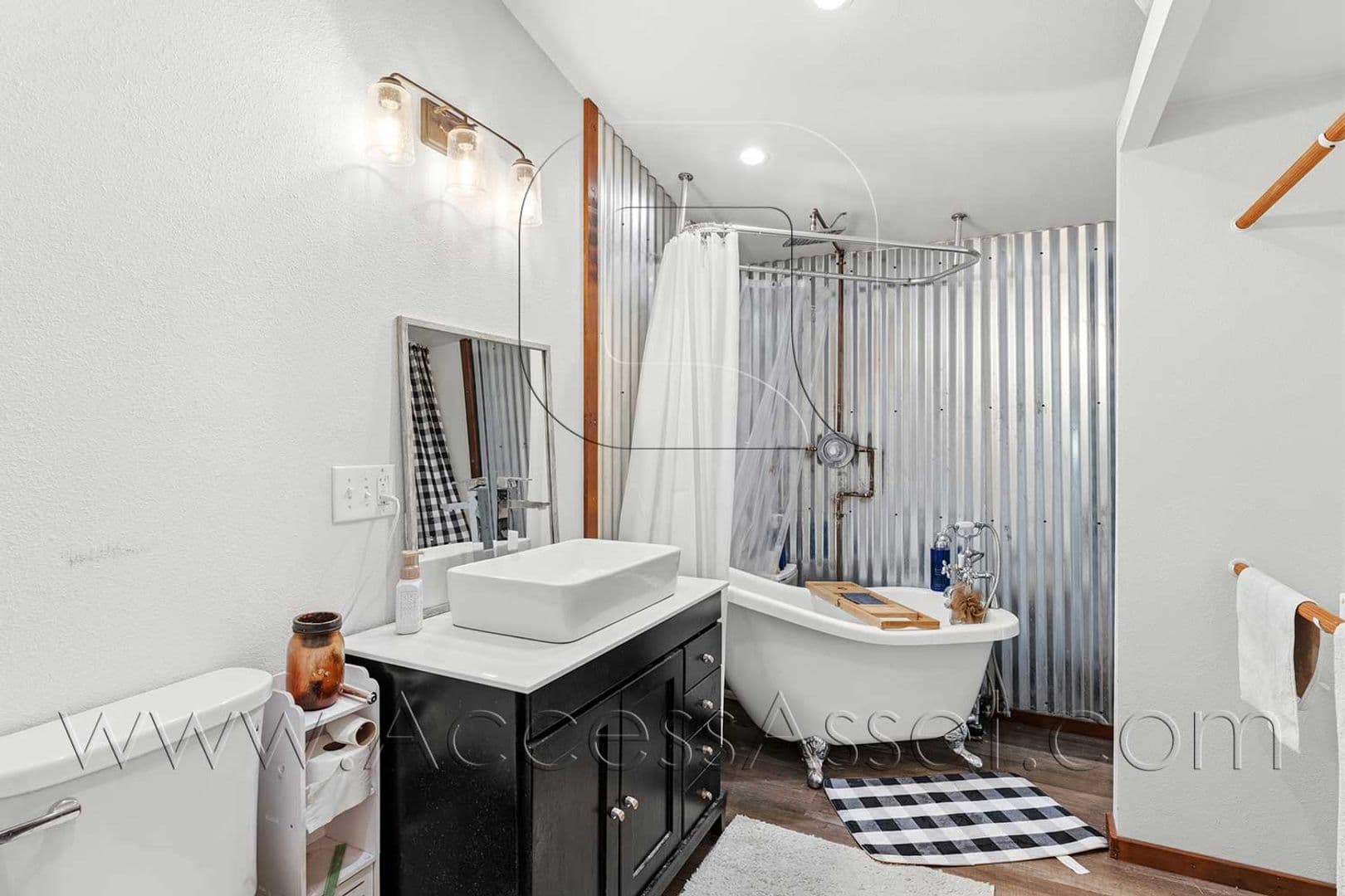 Lake Elsinore Apartment: 17700 Rodeo Rd
