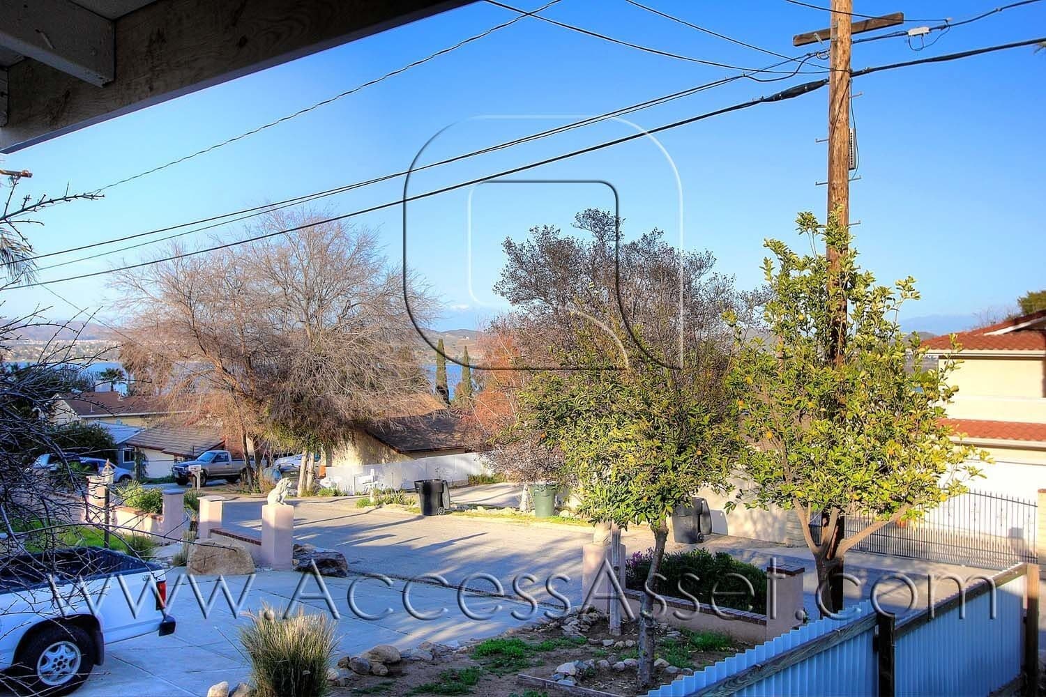 Lake Elsinore House: 33243 Gillette St.