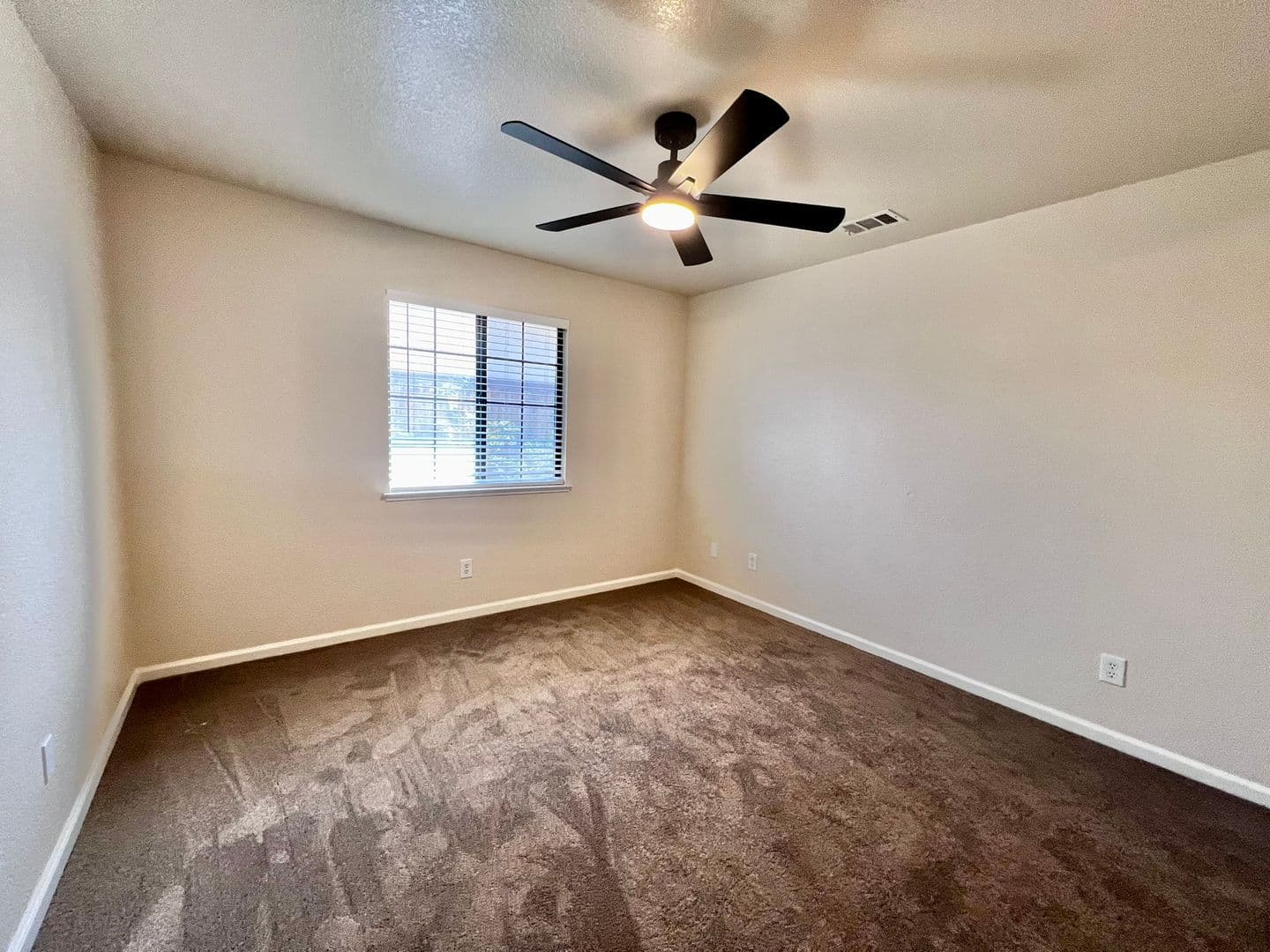 Manteca House: 1695 Klondike Way