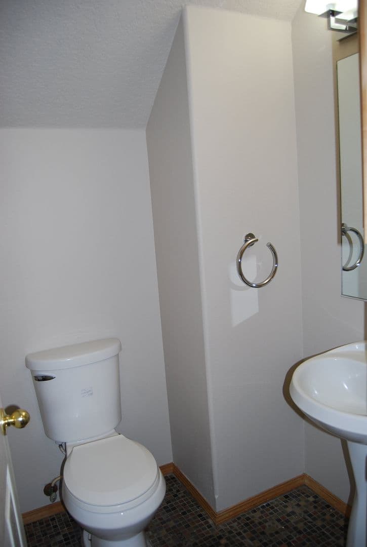 Newberg House: 623 N Grant St