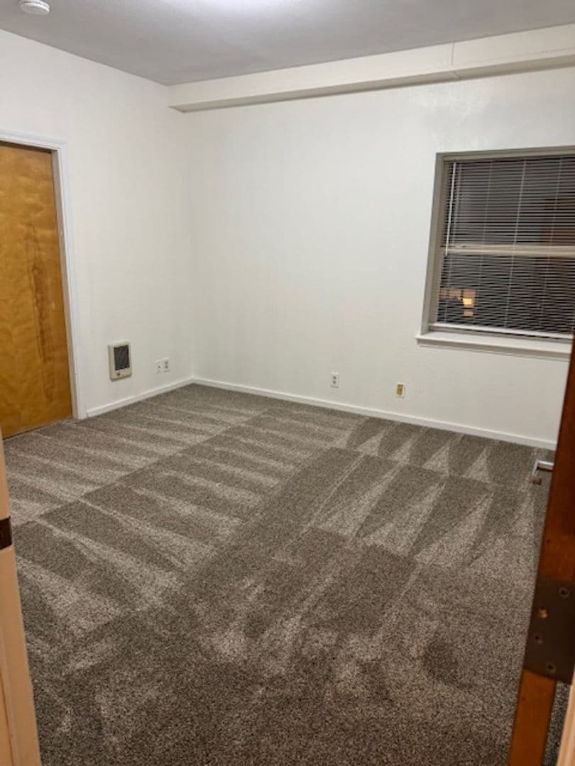 Redmond Apartment: 615 SW Evergreen Ave