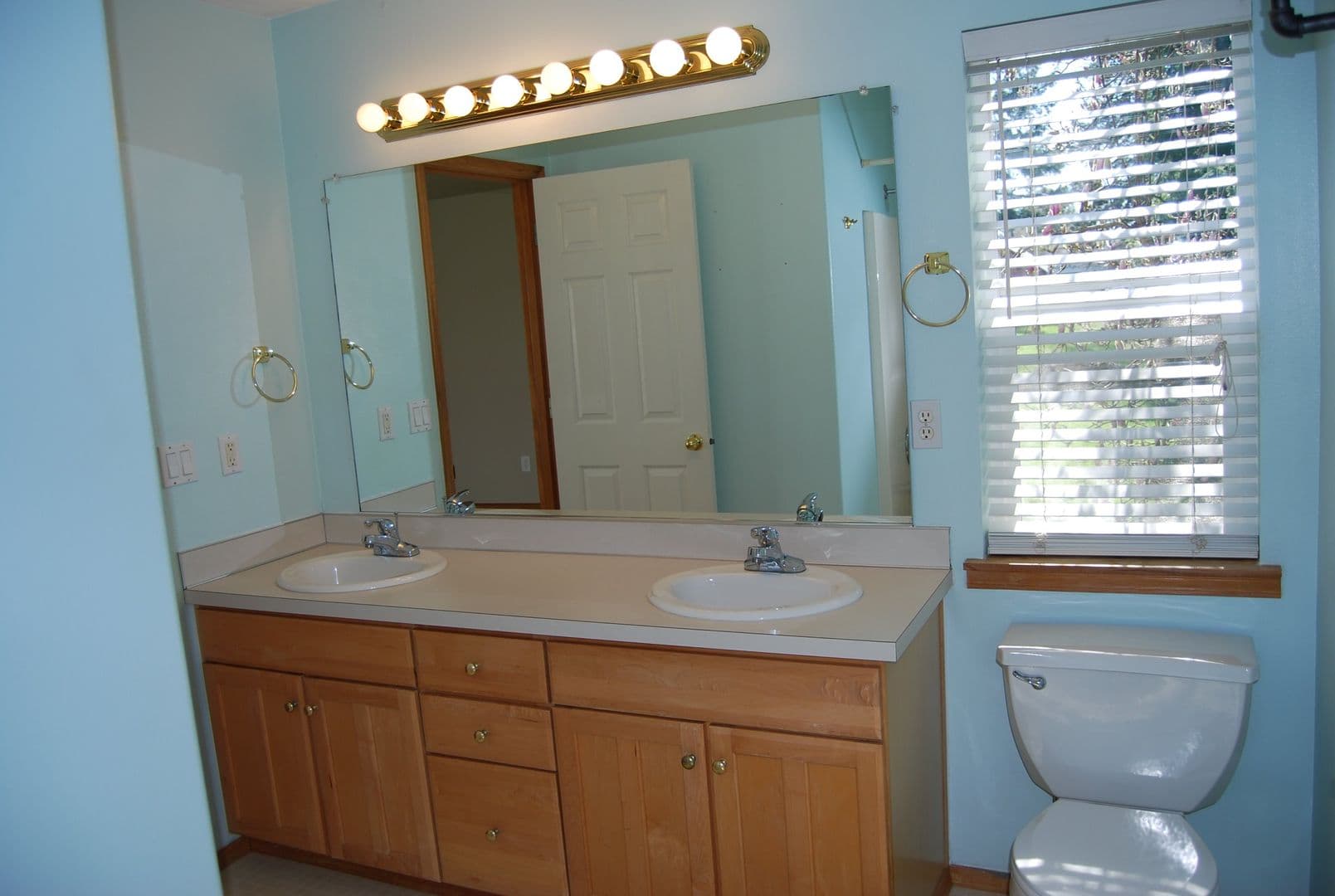 Newberg House: 623 N Grant St