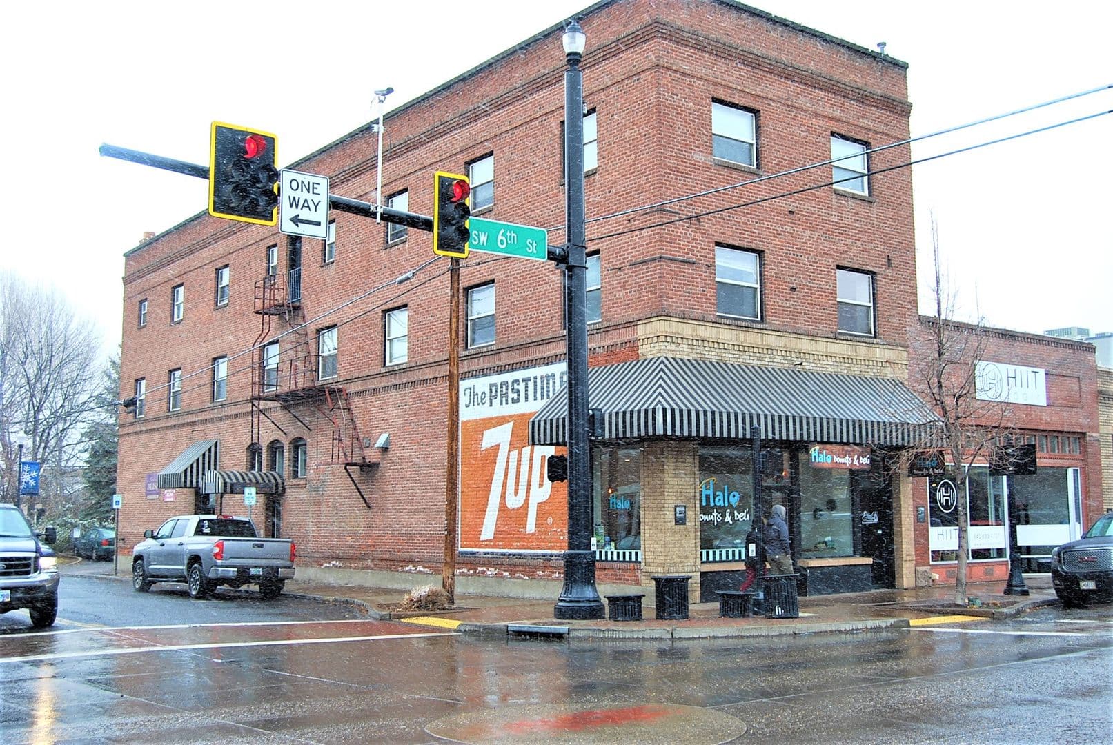Redmond Apartment: 615 SW Evergreen Ave