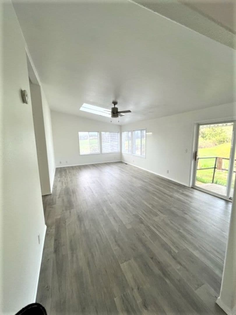 Carlton House: 7511 NE Oak Spring Farm Rd