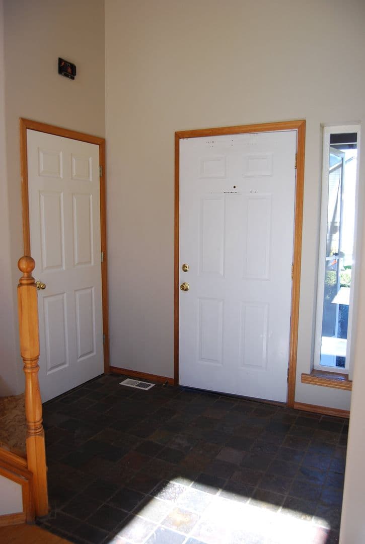 Newberg House: 623 N Grant St