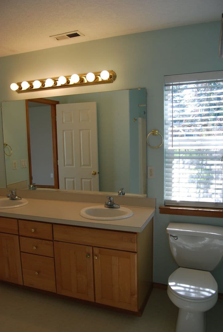 Newberg House: 623 N Grant St