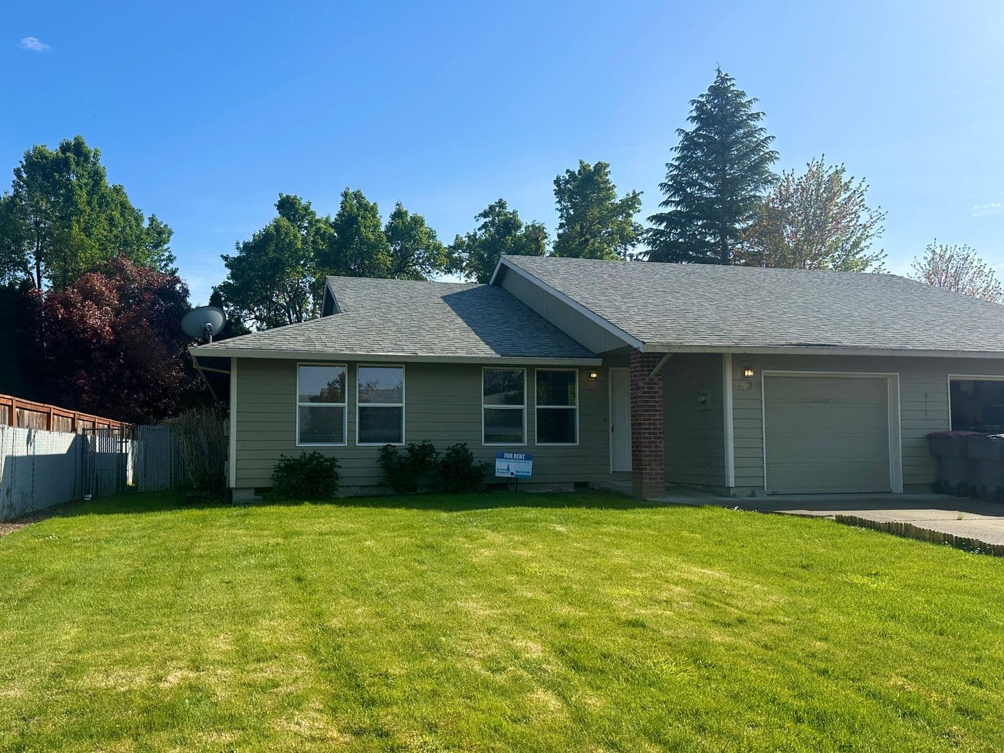 McMinnville House: 2538 NE Norton Ct