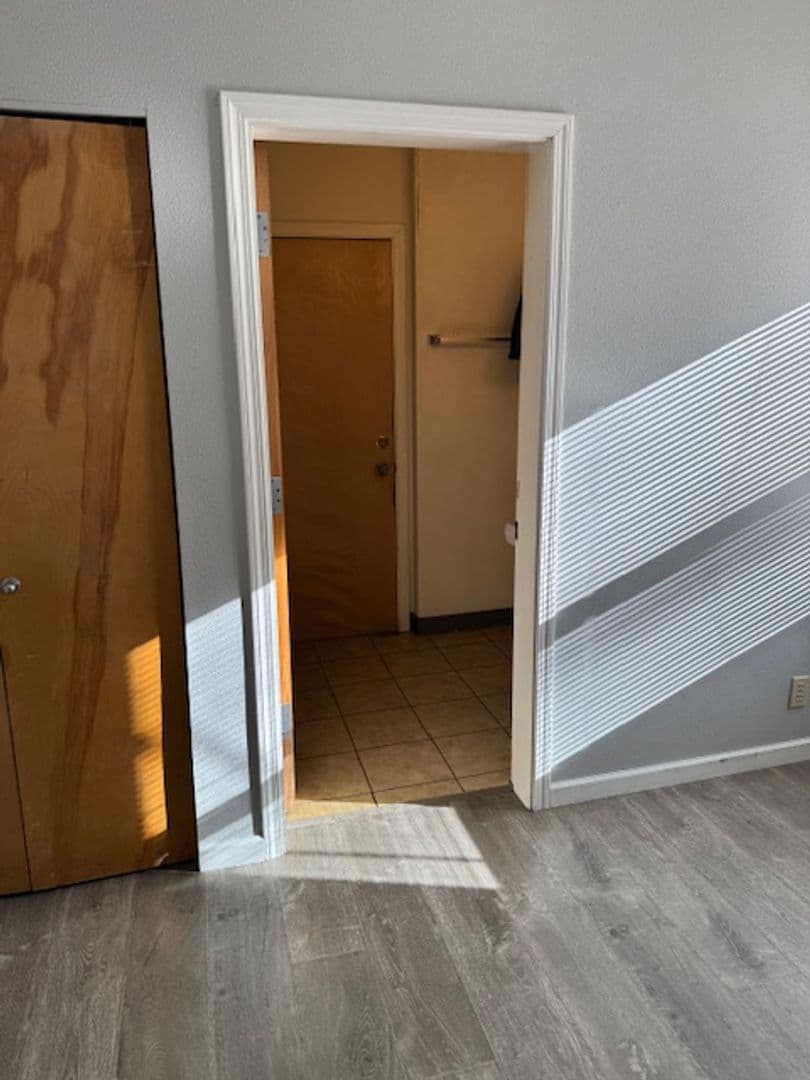 Redmond Apartment: 615 SW Evergreen Ave