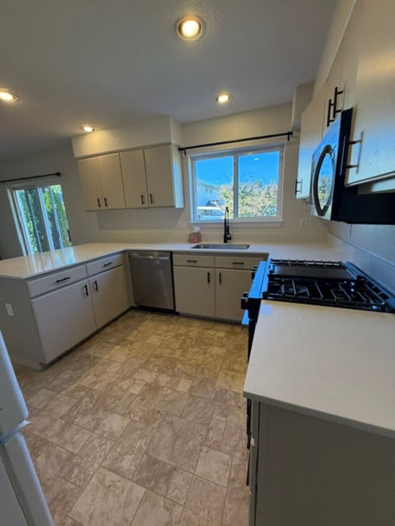 SHERWOOD House: 16665 SW MEINECKE RD.